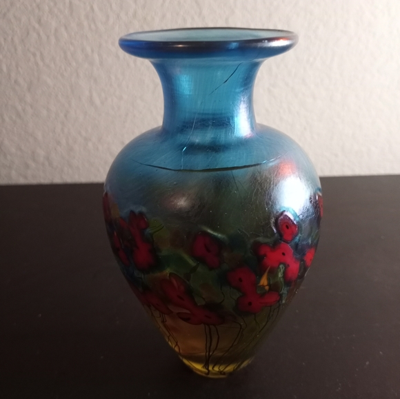 STUNNING Robert Held Canada Handpainted Blue Stretch Art Glass 5" Bud Vase. - Picture 6 of 6